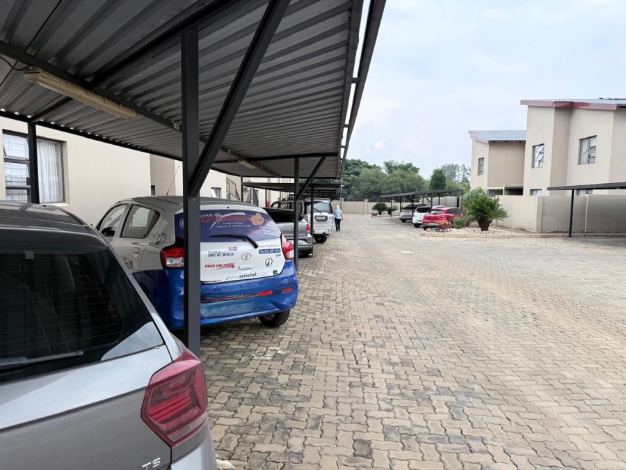 2 Bedroom Property for Sale in Gateway Manor North West